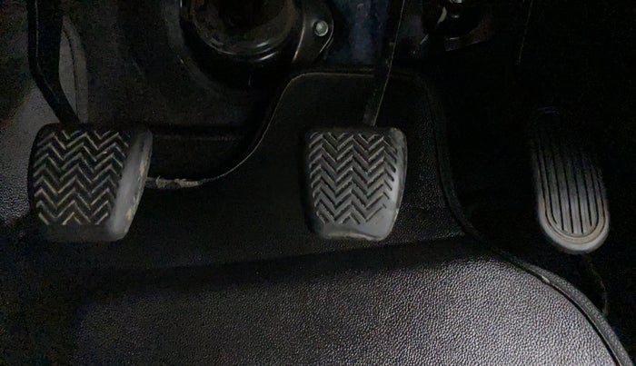 2018 Toyota Innova Crysta 2.4 GX 7 STR, Diesel, Manual, 18,864 km, Pedals