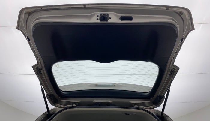 2018 Toyota Innova Crysta 2.4 GX 7 STR, Diesel, Manual, 18,864 km, Boot Door Open