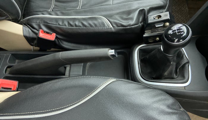 2016 Volkswagen Polo HIGHLINE1.2L PETROL, Petrol, Manual, 64,365 km, Gear Lever
