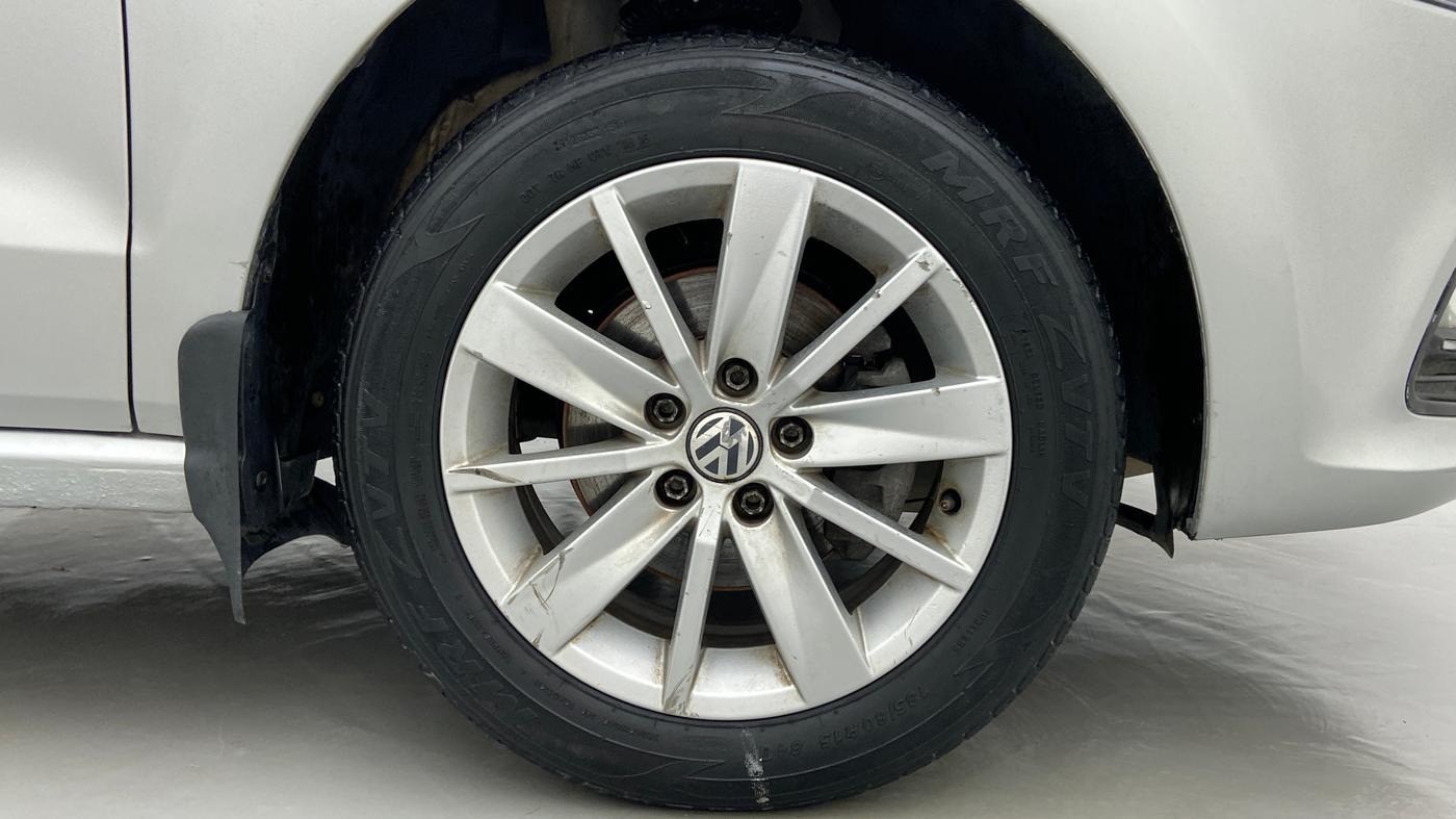 2016 Volkswagen Polo HIGHLINE1.2L PETROL, Petrol, Manual, 64,365 km, Right Front Wheel