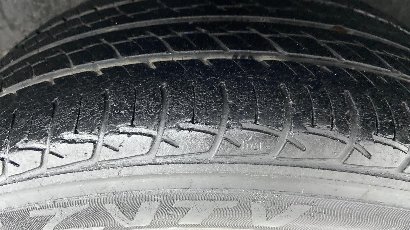 2016 Volkswagen Polo HIGHLINE1.2L PETROL, Petrol, Manual, 64,365 km, Left Rear Tyre Tread
