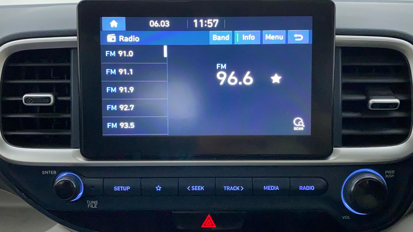 2019 Hyundai VENUE SX 1.0 TURBO DUAL TONE, Petrol, Manual, 38,366 km, Infotainment System