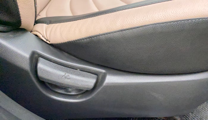 2019 Hyundai Grand i10 SPORTZ 1.2 KAPPA VTVT, Petrol, Manual, 24,120 km, Driver Side Adjustment Panel