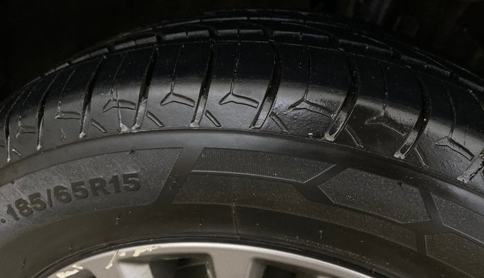 2021 Maruti Ertiga VXI CNG, CNG, Manual, 89,286 km, Right Front Tyre Tread
