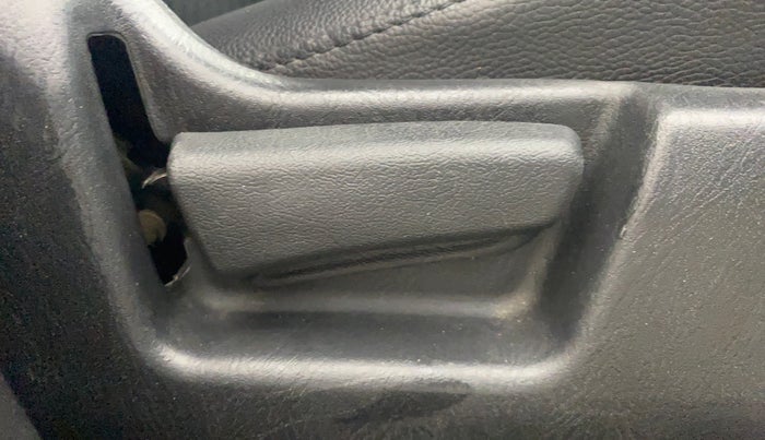 2021 Maruti Alto LXI O, Petrol, Manual, 33,971 km, Driver Side Adjustment Panel