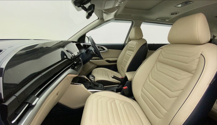 2022 KIA CARENS LUXURY PLUS 1.4 PETROL DCT 6 STR, Petrol, Automatic, 11,211 km, Right Side Front Door Cabin