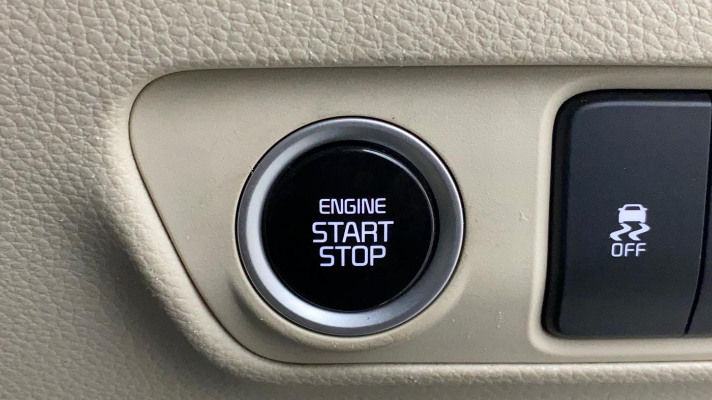2022 KIA CARENS LUXURY PLUS 1.4 PETROL DCT 6 STR, Petrol, Automatic, 11,211 km, Keyless Start/ Stop Button
