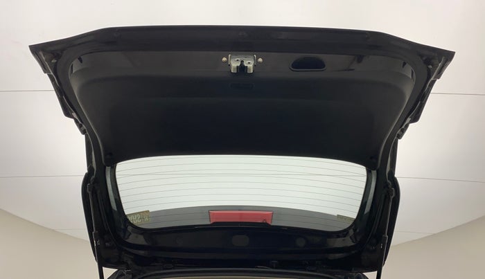 2022 KIA CARENS LUXURY PLUS 1.4 PETROL DCT 6 STR, Petrol, Automatic, 11,211 km, Boot Door Open