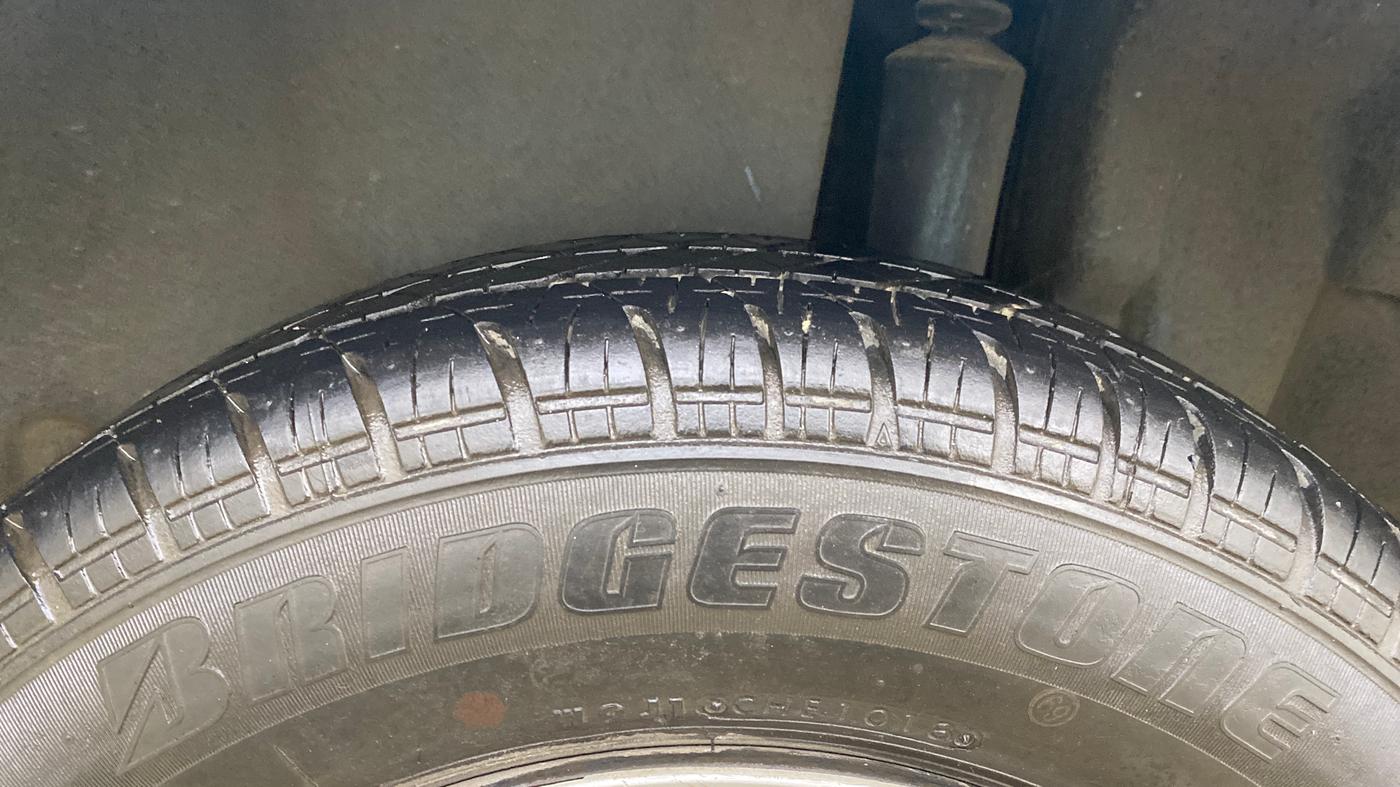 2013 Maruti Swift Dzire VXI, Petrol, Manual, 65,665 km, Left Rear Tyre Tread