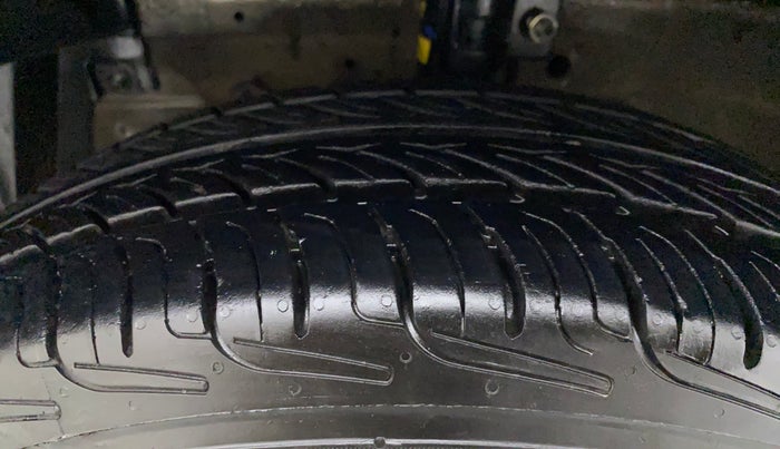 2015 Maruti Swift VXI, Petrol, Manual, 1,16,985 km, Left Front Tyre Tread