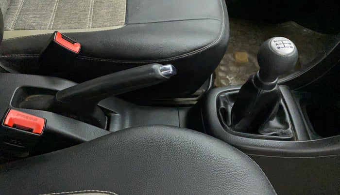 2015 Maruti Swift VXI, Petrol, Manual, 1,16,985 km, Gear Lever