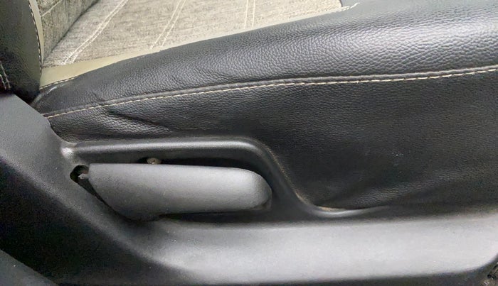 2015 Maruti Swift VXI, Petrol, Manual, 1,16,985 km, Driver Side Adjustment Panel