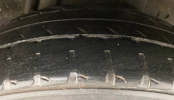 2016 Honda Jazz 1.2 V AT, Petrol, Automatic, 54,687 km, Left Rear Tyre Tread
