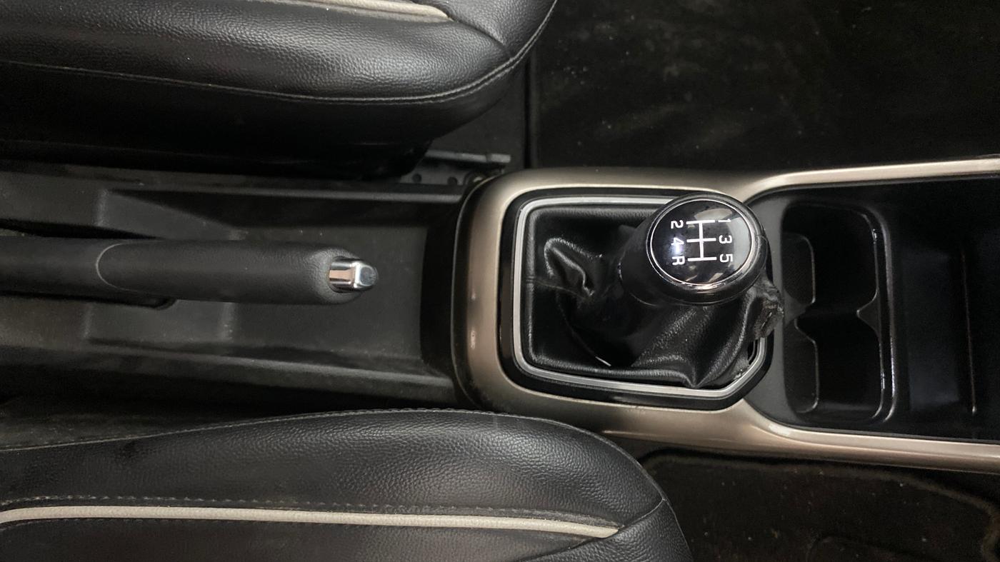2019 Maruti IGNIS ZETA 1.2, Petrol, Manual, 72,045 km, Gear Lever