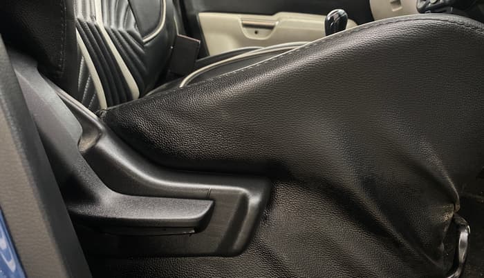2019 Maruti IGNIS ZETA 1.2, Petrol, Manual, 71,924 km, Driver Side Adjustment Panel