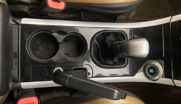 2018 Mahindra XUV500 W11(O), Diesel, Manual, 87,270 km, Gear Lever