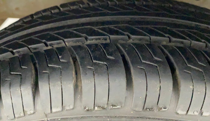 2015 Honda Amaze 1.2L I-VTEC E, Petrol, Manual, 77,878 km, Left Front Tyre Tread