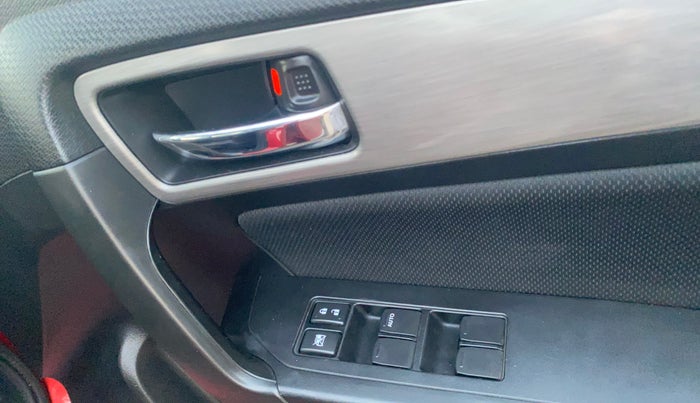 2019 Maruti Vitara Brezza ZDI PLUS AT DUAL TONE, Diesel, Automatic, 49,158 km, Driver Side Door Panels Control