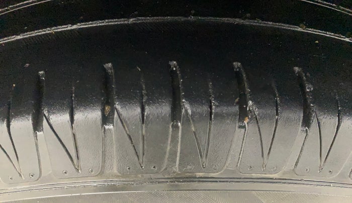 2019 Maruti Vitara Brezza ZDI PLUS AT DUAL TONE, Diesel, Automatic, 49,158 km, Right Front Tyre Tread