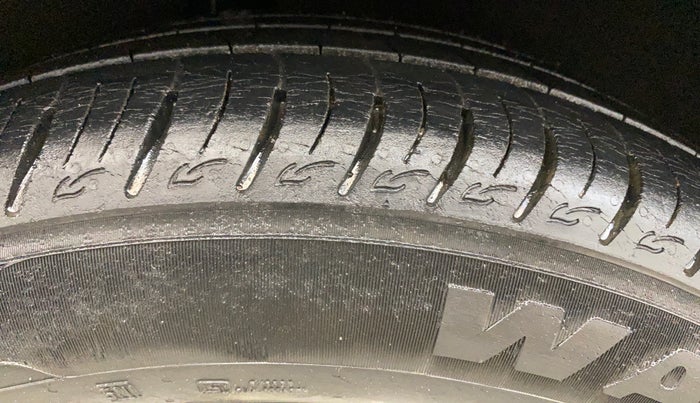 2013 Ford Ecosport TITANIUM 1.5L PETROL AT, Petrol, Automatic, 48,403 km, Right Rear Tyre Tread