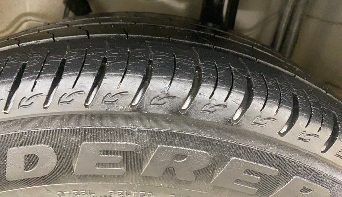 2013 Ford Ecosport TITANIUM 1.5L PETROL AT, Petrol, Automatic, 48,403 km, Left Rear Tyre Tread