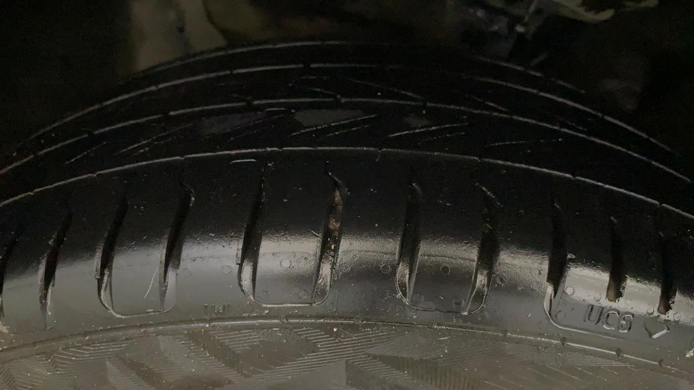 2016 Hyundai Elite i20 ASTA 1.2, Petrol, Manual, 35,394 km, Left Front Tyre Tread