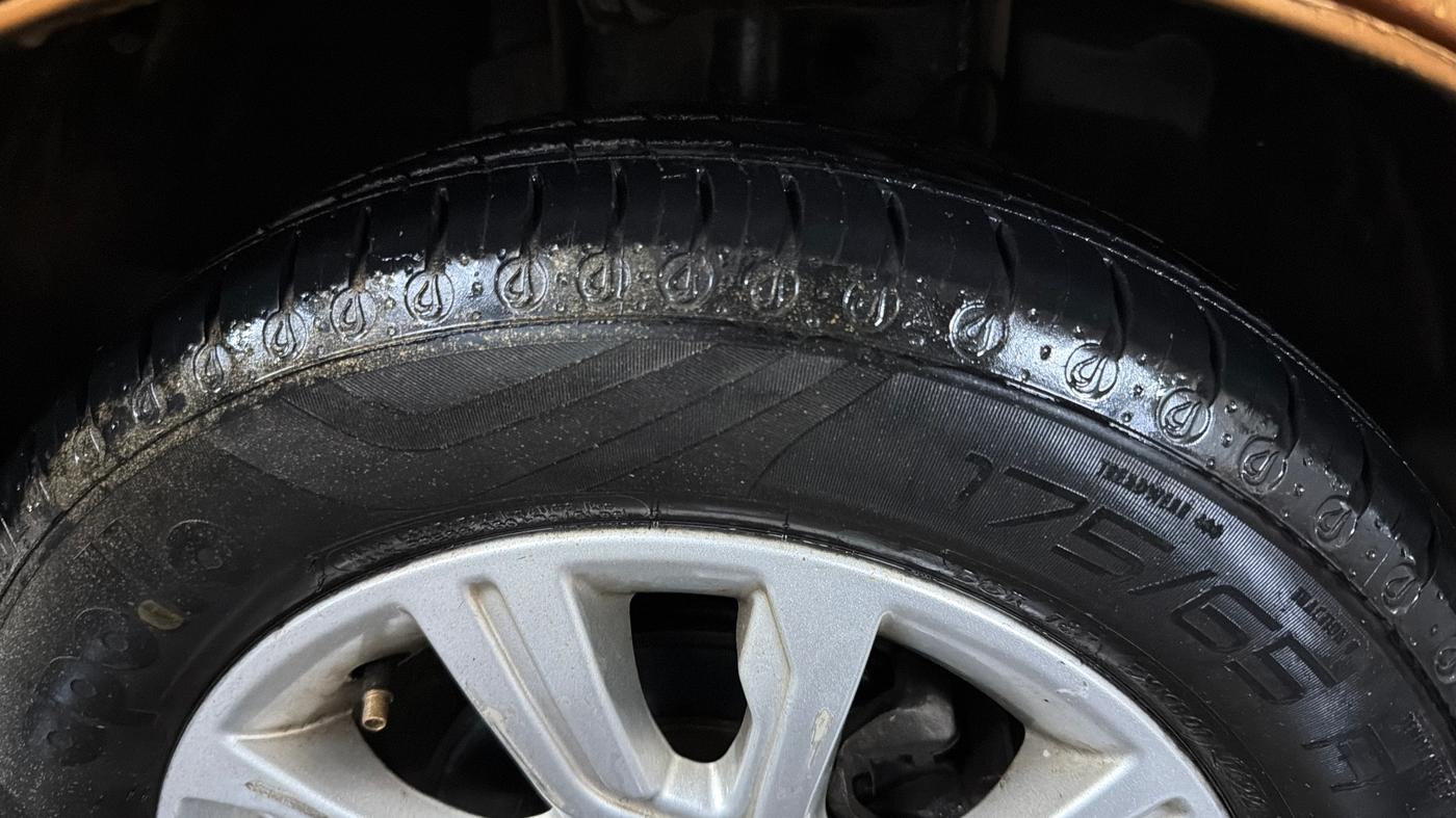 2018 Tata Tiago XZ PETROL, Petrol, Manual, 62,001 km, Right Front Tyre Tread