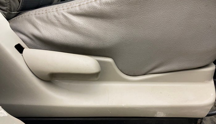 2016 Maruti Celerio VDI, Diesel, Manual, 83,622 km, Driver Side Adjustment Panel