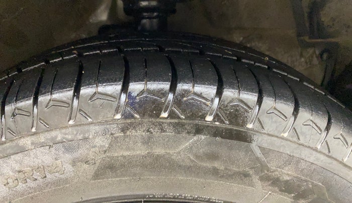 2016 Maruti Celerio VDI, Diesel, Manual, 83,622 km, Right Front Tyre Tread