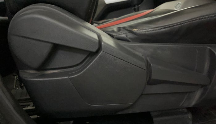 2021 Nissan MAGNITE XV MT, Petrol, Manual, 47,116 km, Driver Side Adjustment Panel
