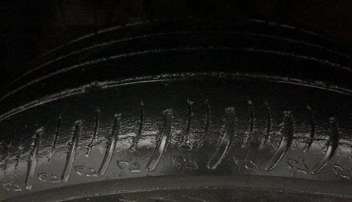 2021 Nissan MAGNITE XV MT, Petrol, Manual, 47,116 km, Left Front Tyre Tread