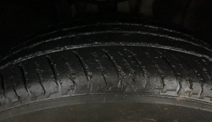 2021 Nissan MAGNITE XV MT, Petrol, Manual, 47,116 km, Right Front Tyre Tread