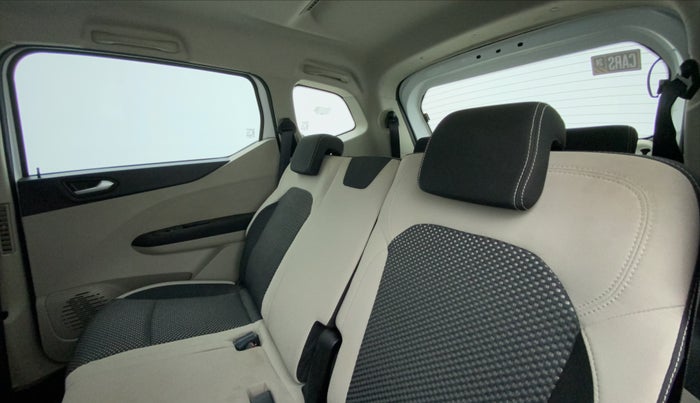 2021 Renault TRIBER RXZ AMT DUAL TONE, Petrol, Automatic, 26,313 km, Right Side Rear Door Cabin