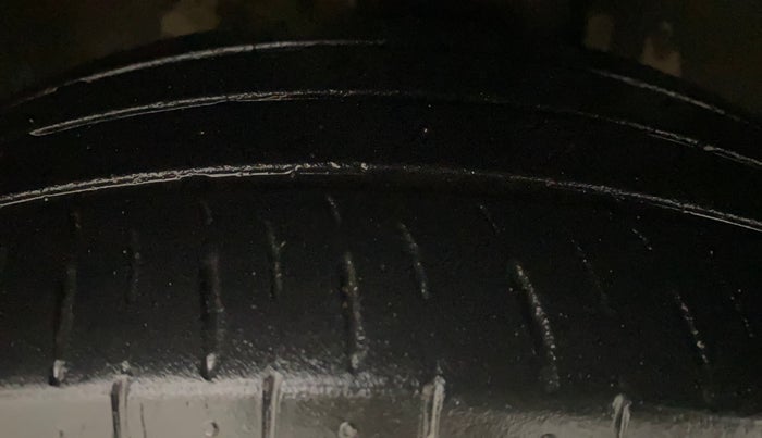 2017 Maruti IGNIS ZETA 1.2 AMT, Petrol, Automatic, 79,590 km, Right Front Tyre Tread