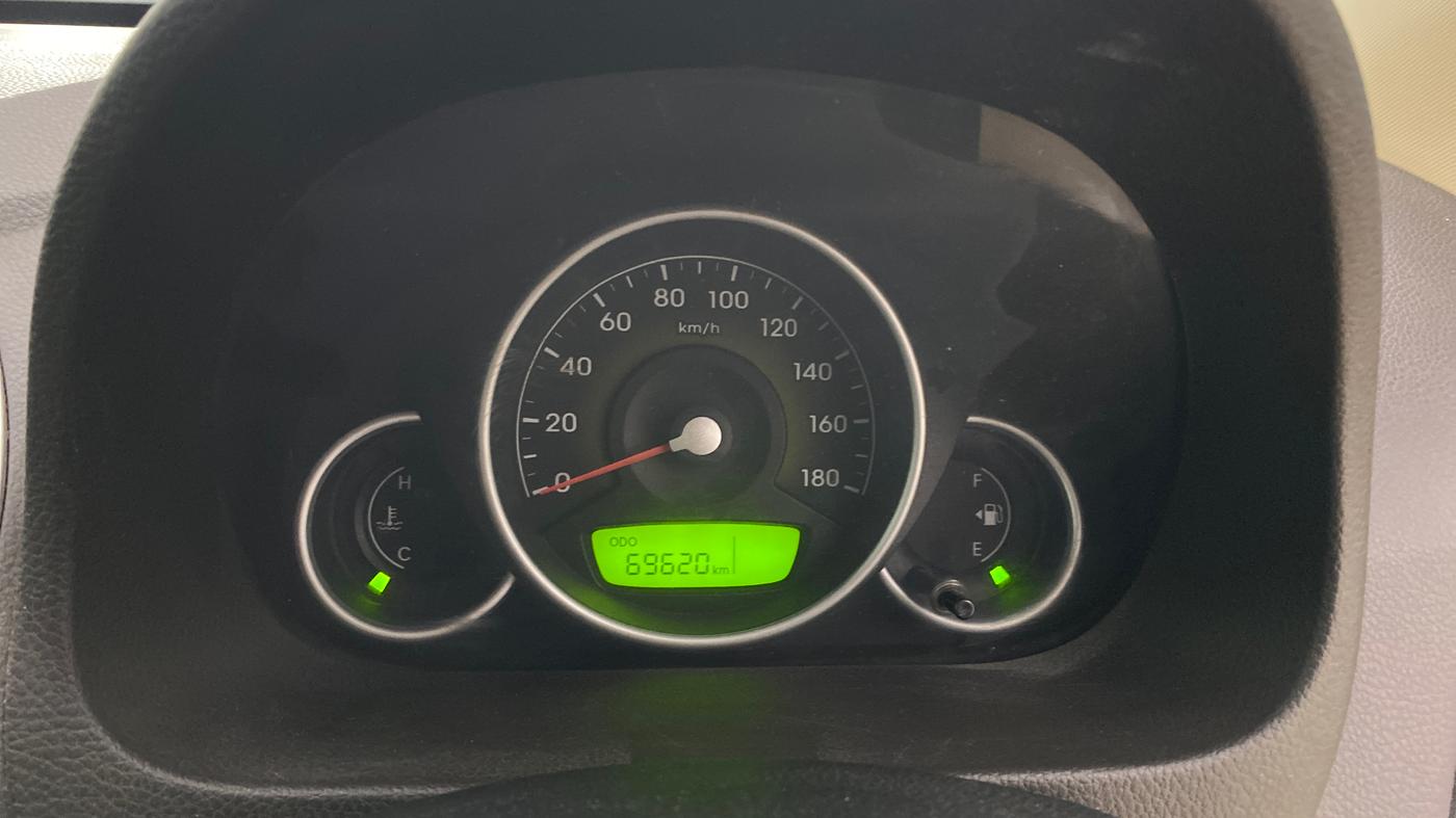2017 Hyundai Eon MAGNA +, Petrol, Manual, 69,619 km, Odometer Image
