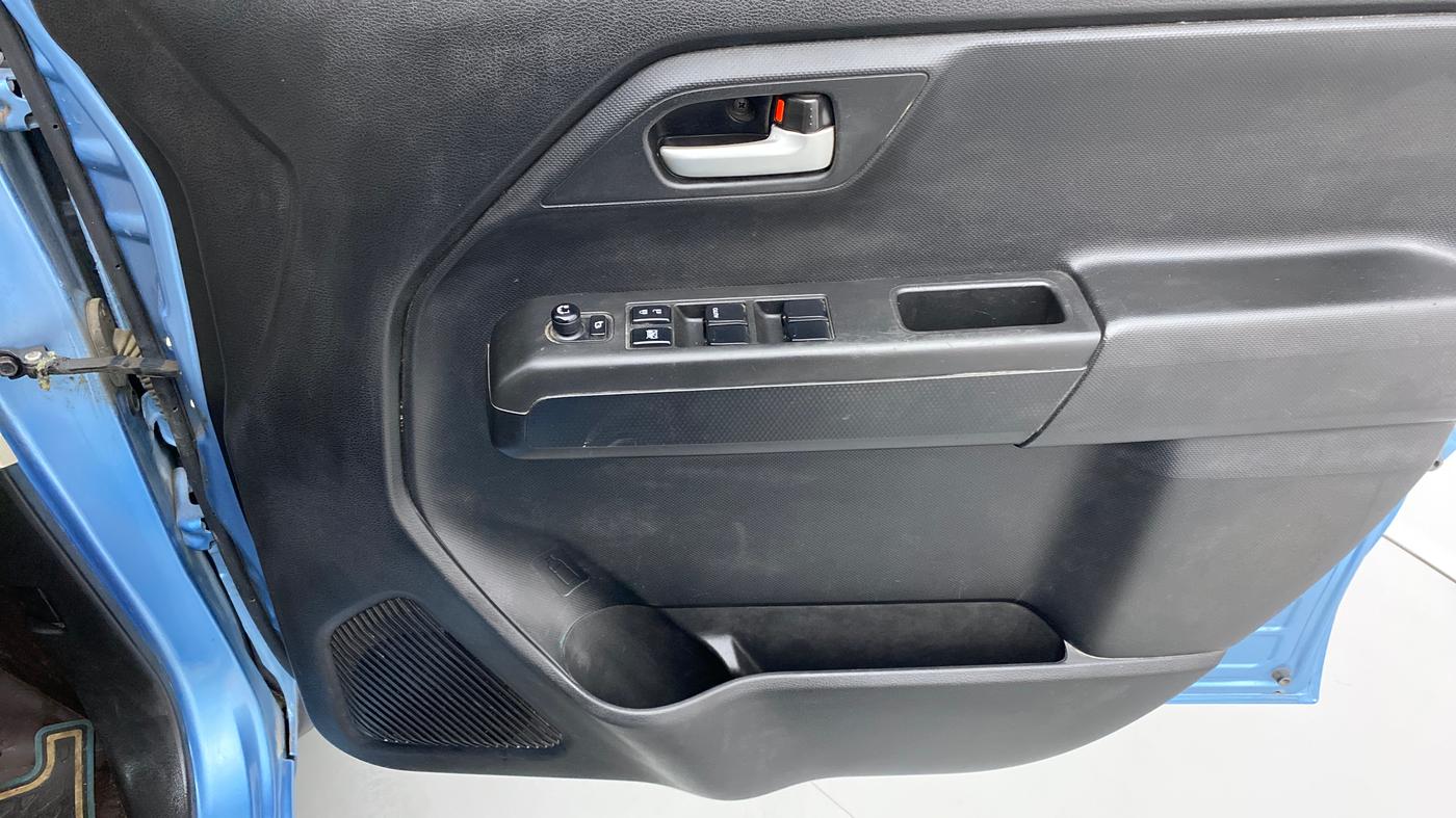 2019 Maruti New Wagon-R ZXI 1.2, Petrol, Manual, 51,609 km, Driver Side Door Panels Control