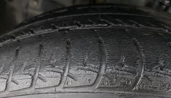 2019 Maruti New Wagon-R ZXI 1.2, Petrol, Manual, 51,609 km, Left Front Tyre Tread