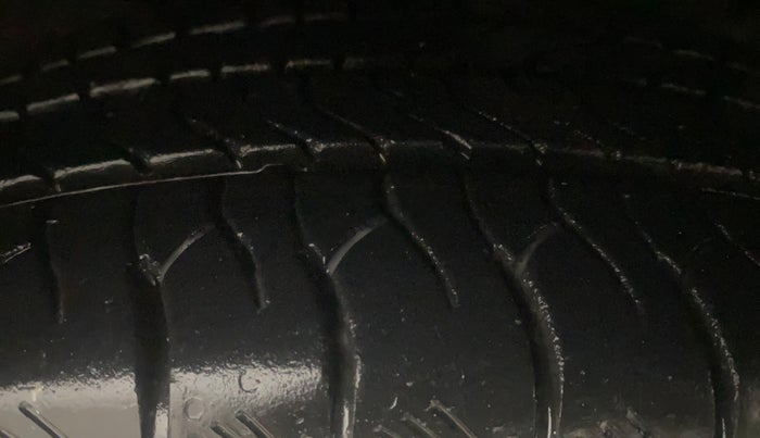 2016 Hyundai Creta SX PLUS AT 1.6 PETROL, Petrol, Automatic, 87,878 km, Right Front Tyre Tread