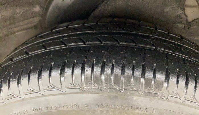 2012 Hyundai i20 MAGNA (O) 1.2, Petrol, Manual, 75,510 km, Left Rear Tyre Tread