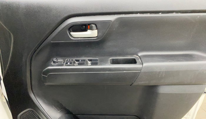 2019 Maruti New Wagon-R VXI 1.0, Petrol, Manual, 42,644 km, Driver Side Door Panels Control