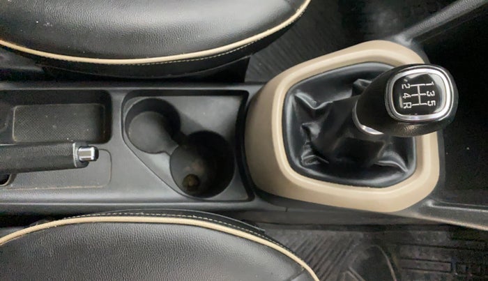 2016 Hyundai Grand i10 SPORTZ 1.2 KAPPA VTVT, Petrol, Manual, 81,578 km, Gear Lever