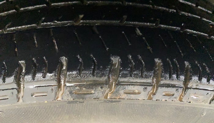 2017 Hyundai Grand i10 SPORTZ (O) AT 1.2 KAPPA VTVT, Petrol, Automatic, 76,676 km, Right Rear Tyre Tread