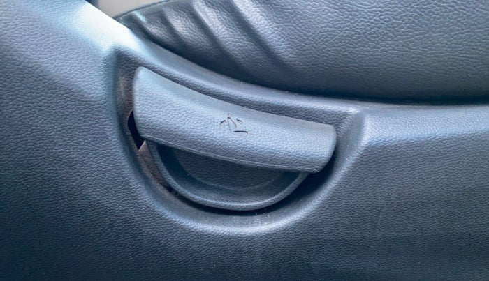 2017 Hyundai Grand i10 SPORTZ (O) AT 1.2 KAPPA VTVT, Petrol, Automatic, 76,676 km, Driver Side Adjustment Panel