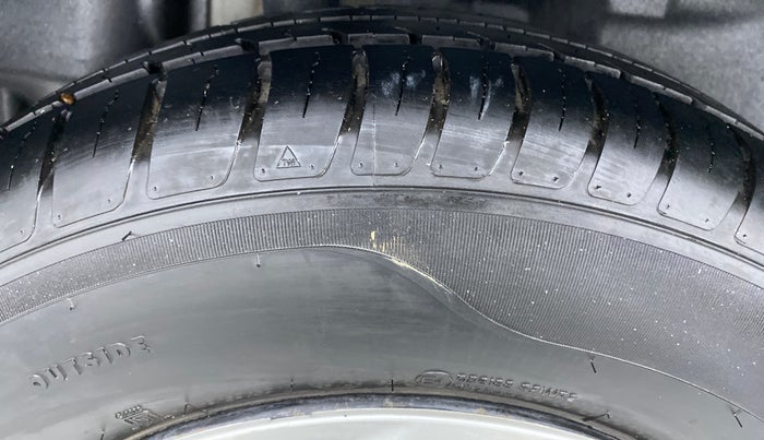 2018 Maruti Swift VXI D, Petrol, Manual, 7,407 km, Right Rear Tyre Tread