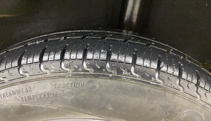 2017 Datsun Redi Go T (O), Petrol, Manual, 1,11,524 km, Left Rear Tyre Tread