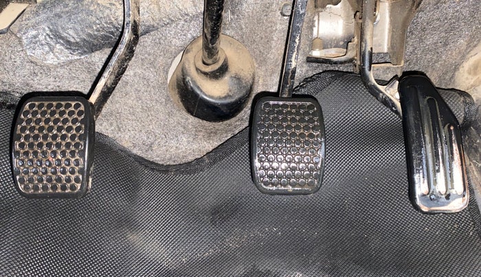 2011 Maruti Eeco 7 STR, Petrol, Manual, 74,616 km, Pedals