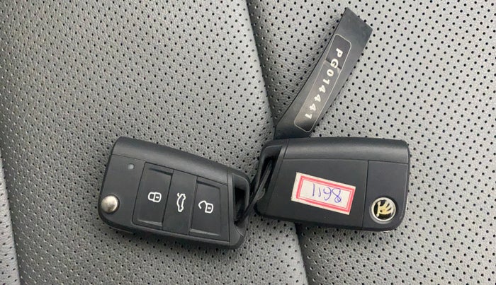 2023 Skoda KUSHAQ STYLE 1.0L TSI MT, Petrol, Manual, 37,039 km, Key Close Up