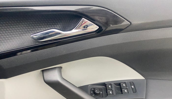 2023 Skoda KUSHAQ STYLE 1.0L TSI MT, Petrol, Manual, 37,039 km, Driver Side Door Panels Control