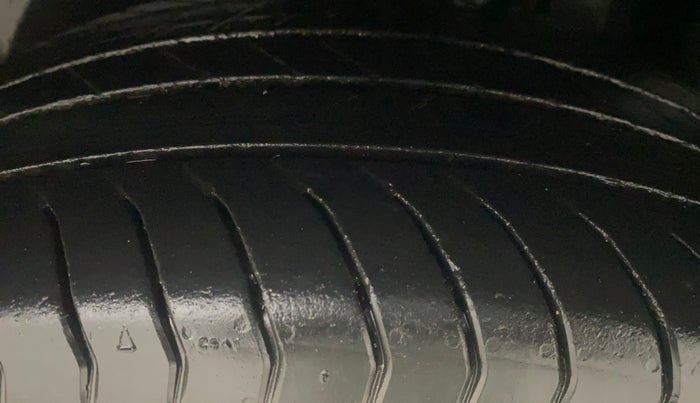2023 Skoda KUSHAQ STYLE 1.0L TSI MT, Petrol, Manual, 37,039 km, Left Rear Tyre Tread