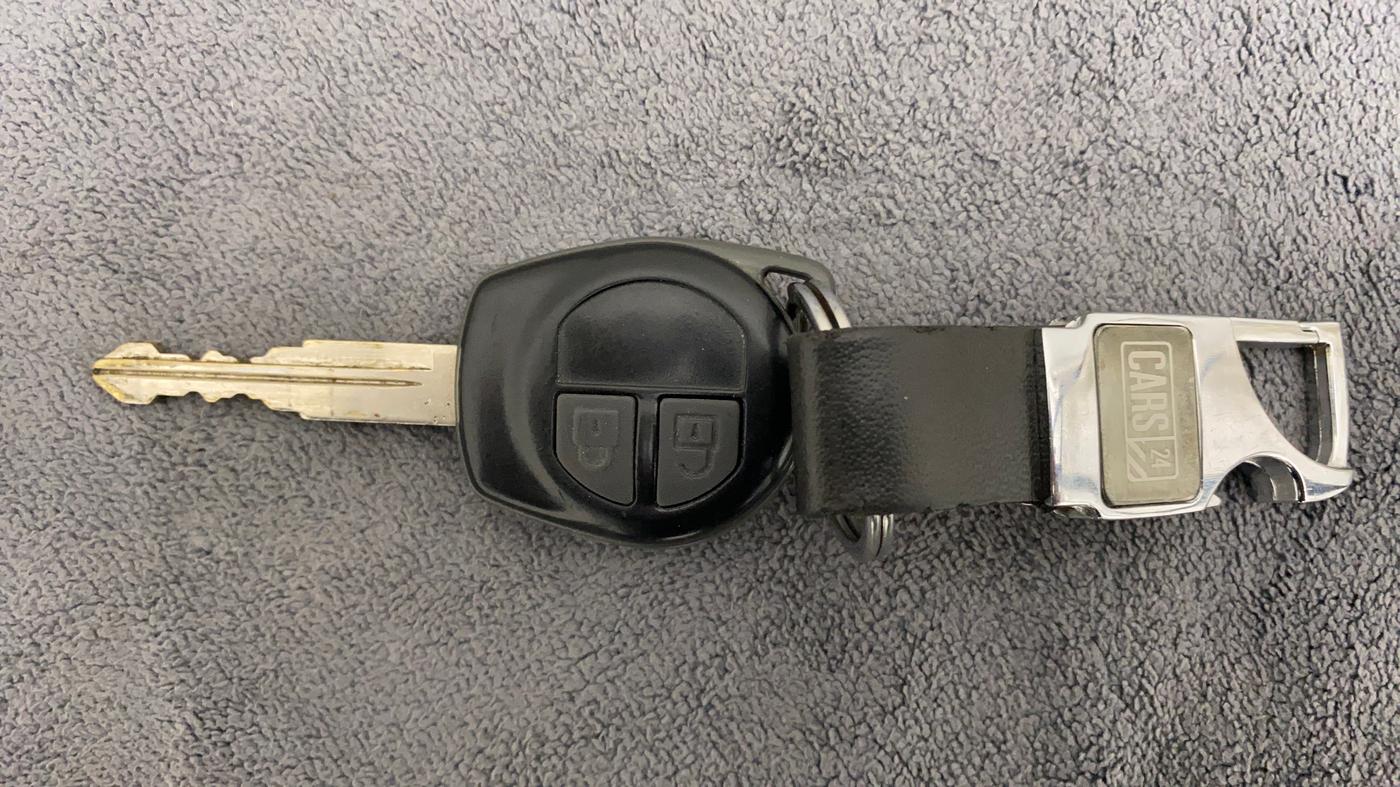 2015 Maruti Swift Dzire VXI, Petrol, Manual, 85,929 km, Key Close Up